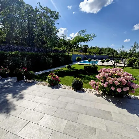 Villa Ela