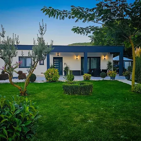 Ela Villa *