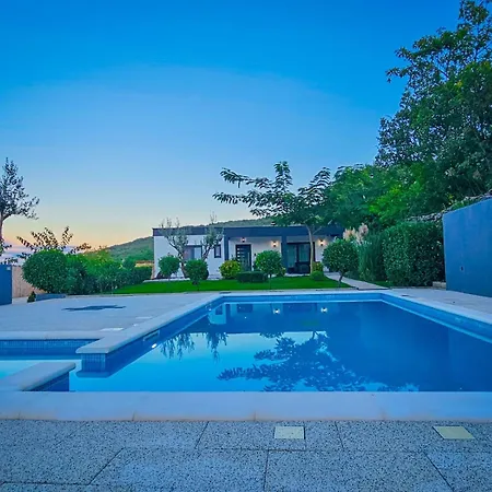 Villa Ela